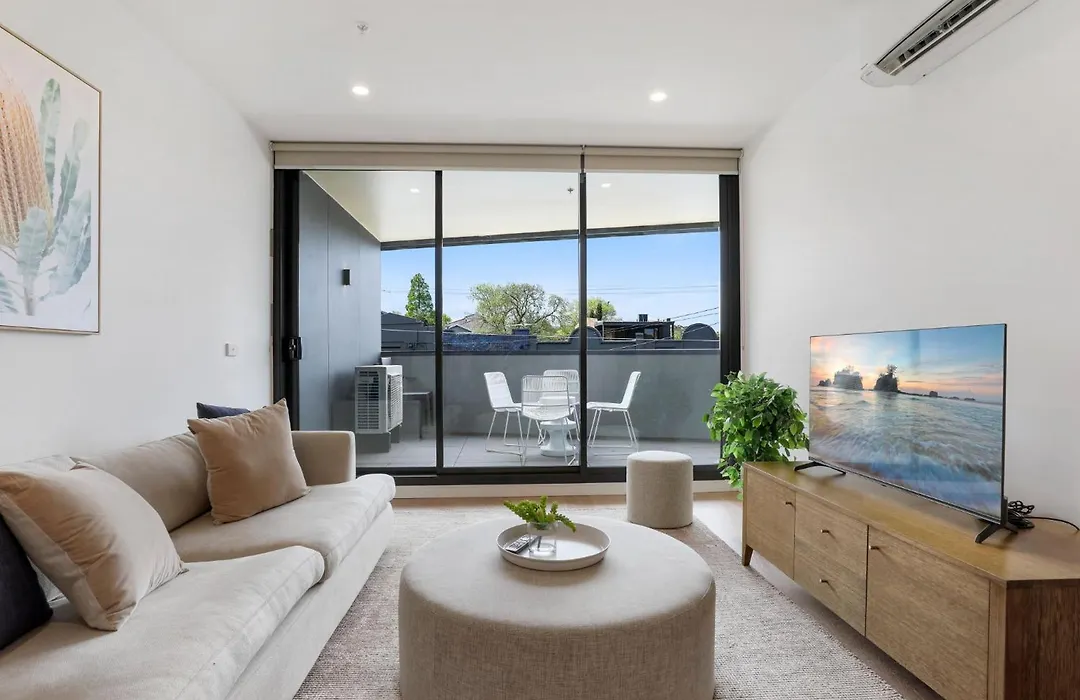 Sleek 2 Bedroom Apartment With Stunning Alfresco-1