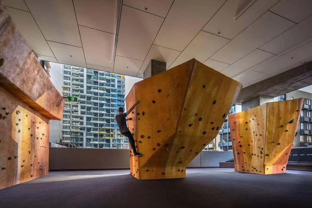 A Cozy & Stylish 2Br Apt Next To Southern Cross With City Views-1
