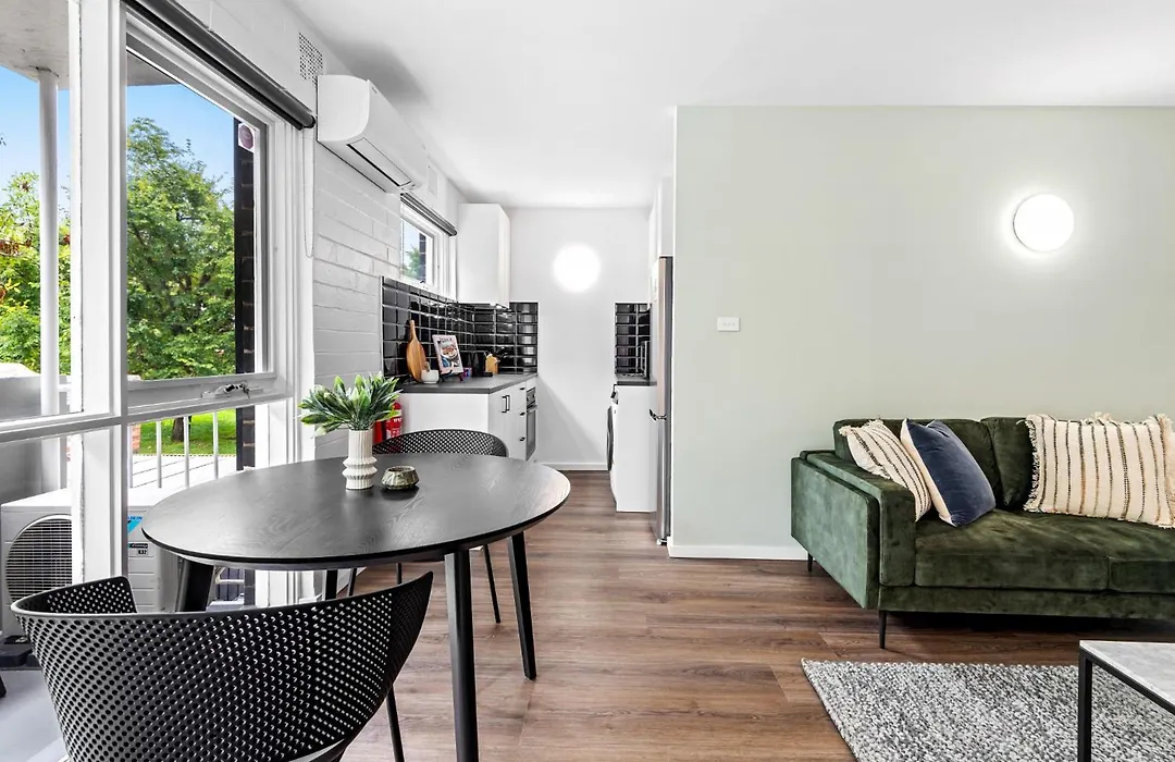 Contemporary 1-Bed Apartment With Park Views-1