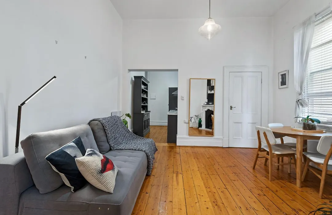 Iconic Seaside Living In St Kilda-1