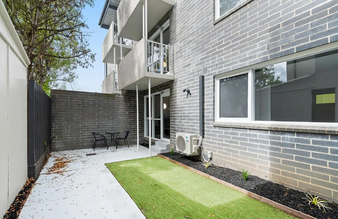 Comfortable 1-Bed Unit With Private Courtyard-1