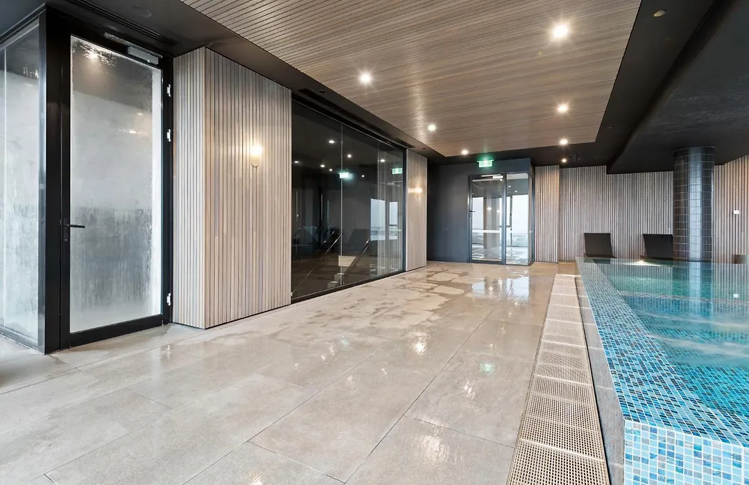 Contemporary 2-Bed Apartment With Pool And Gym-1