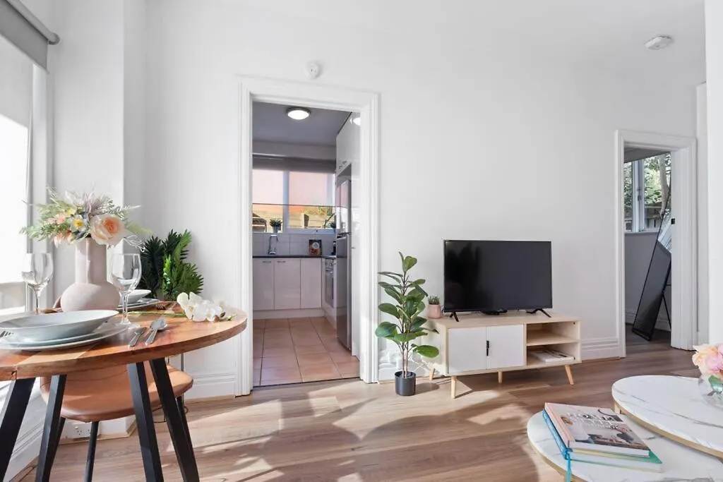Cozy 1 Bedroom Apartment - Caulfield Park-1