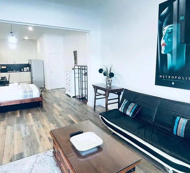 Northcote Spacious Studio-1