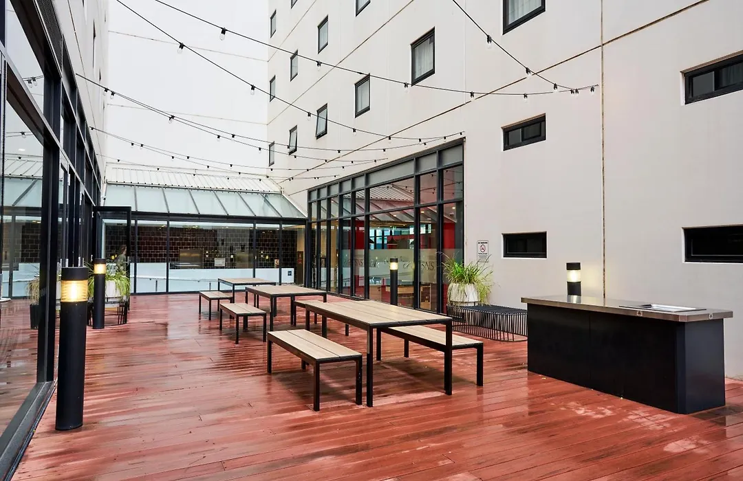 Essence Hotel Carlton-1