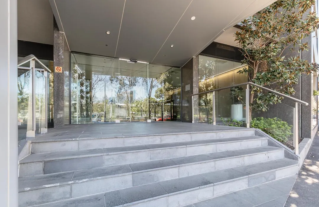 ☆Of Southbank☆Light Filled Apartment☆Huge Private Terrace With City Views☆Parking☆Pool☆Gym☆Wifi-1