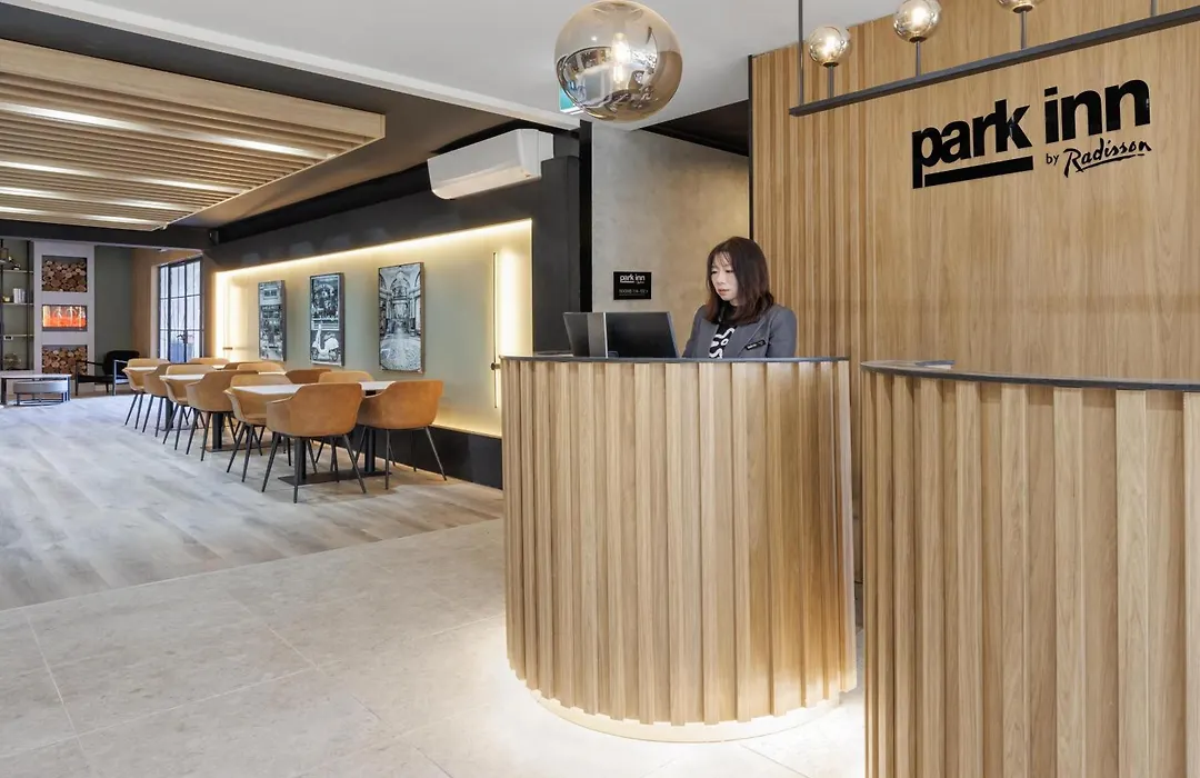 Park Inn By Radisson Melbourne Carlton-1