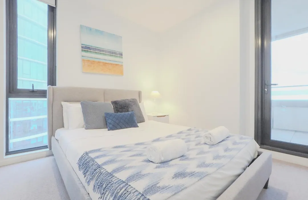 3Br2Ba Apt In Footscarypoolcar Parkwifi-1