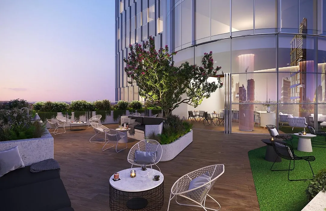 Chic 1-Bed With Parking, Gym, Pool & City Views-1