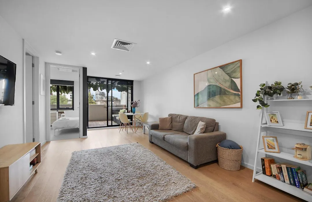 Rooftop Infinity Pool - St Kilda Luxury-1