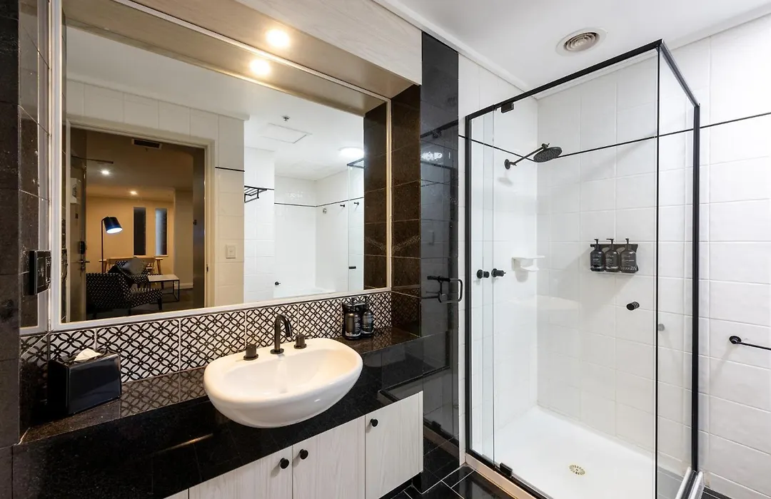 Chic 1-Bedroom Apartment In Melbourne Cbd-1