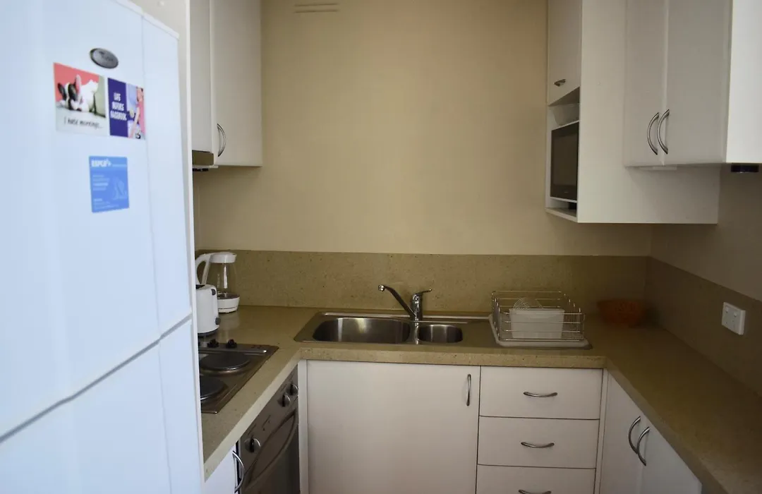 Charming 1 Bedroom Apartment In Vibrant South Yarra-1