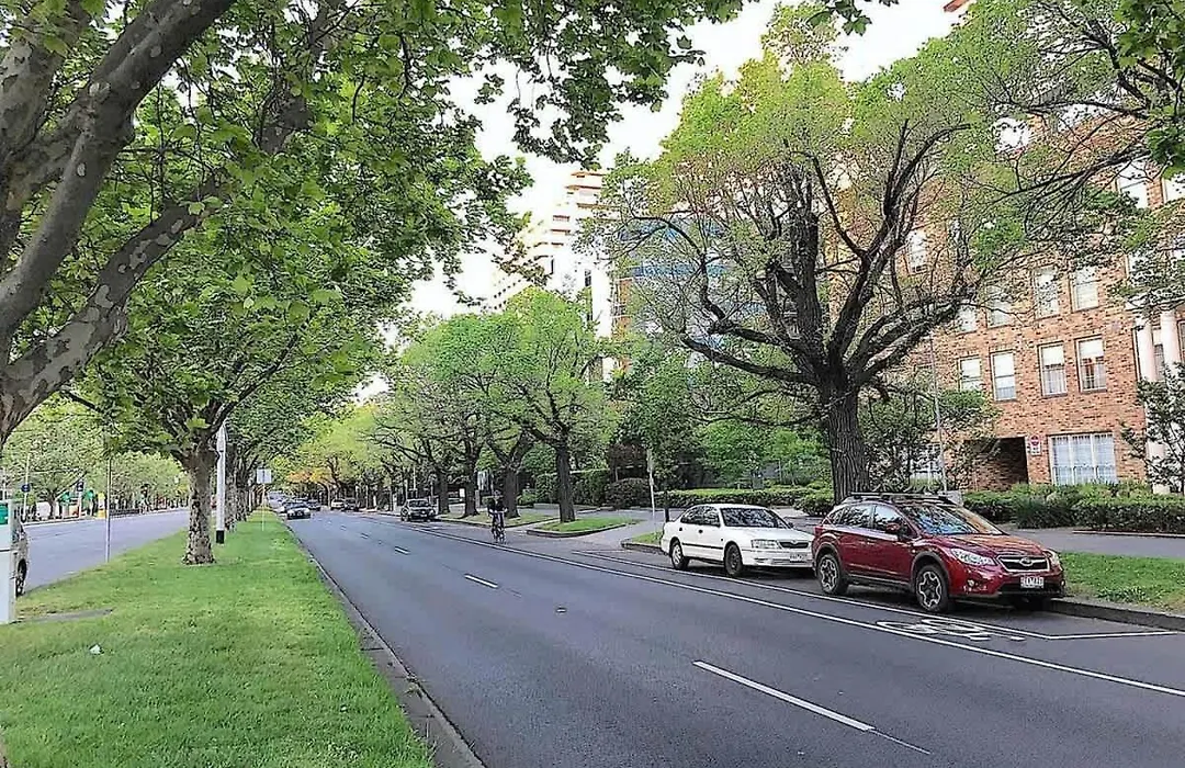 Fawkner Residence 1B2B Condo Smart Tv-1