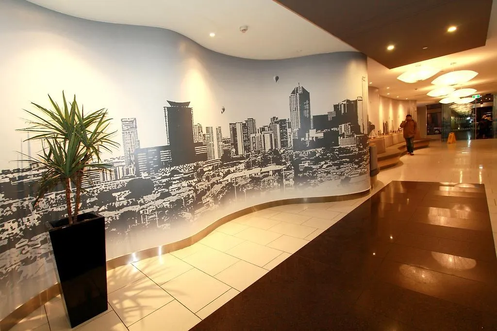 225 Melbourne Tower-1