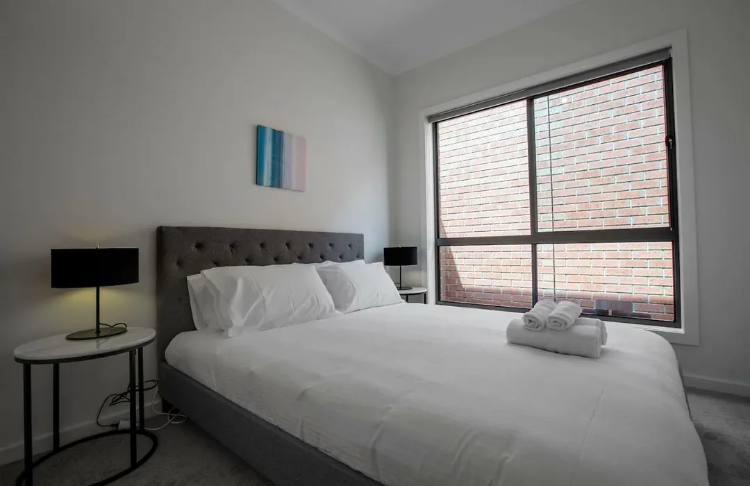 Comfy And Warm Home In Point Cook-1