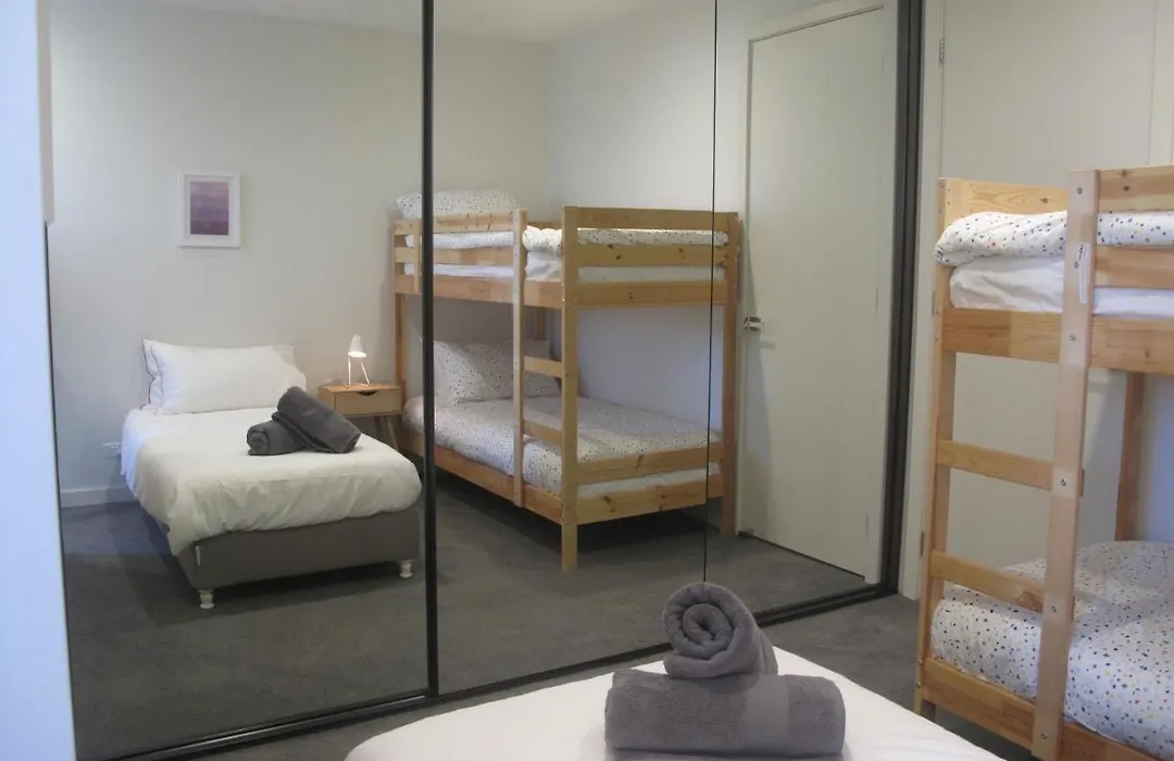 Modern 3 Bedroom Apt With Free Parking, Netflix, Wifi & Welcome Wine By Bnb Pro-1