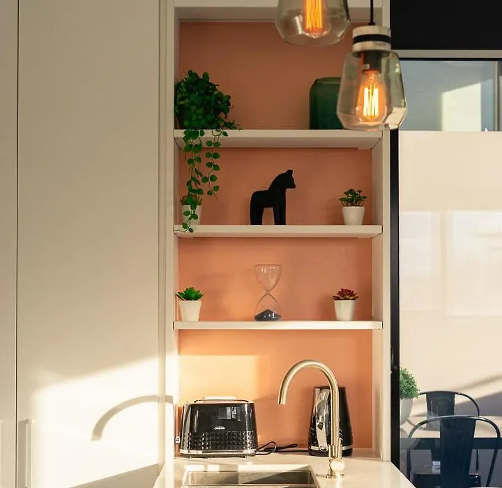 Bond Quarter Loft-1
