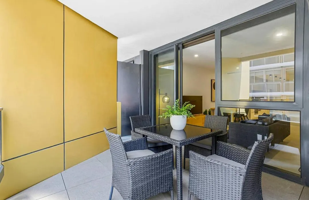 Yarra - Yarra Toorak Rd & Chapel St. Pool, Gym & Parking-1