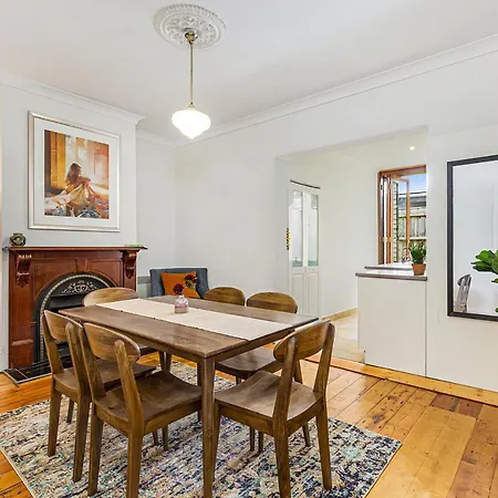 Madecomfy Spacious 3-Bed Terrace With Balcony-3