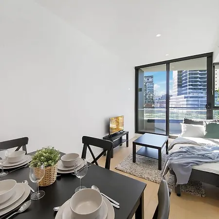 A Luxurious 2Br Apt In The Heart Of Chapel Street-2