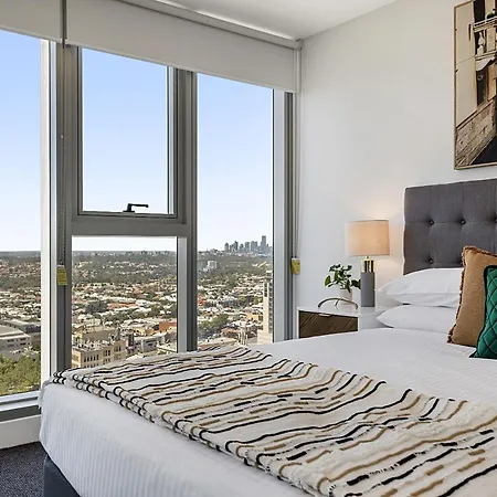 High-Rise Balcony Unit With City Views, Gym, Pool-2