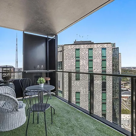 2-Bed Unit With Balcony Near Southbank Restaurants-3