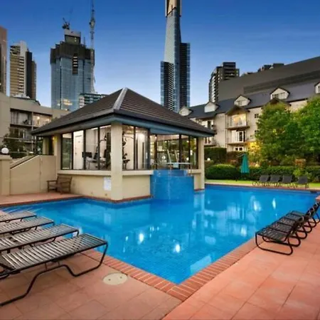 Large Ground Floor Resort Style Apartment With Parking-2