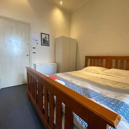 Malvern Backpackers-3