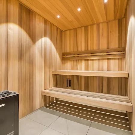 Stay Near Botanic Garden With Gym, Sauna & Parking-3
