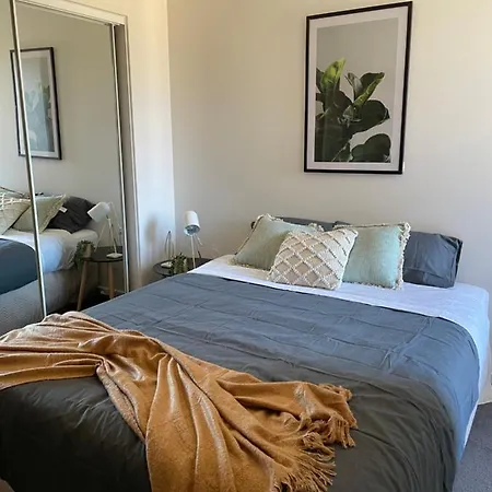 Modern Stay In South Melbourne-2