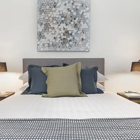 Stylish Apartment With Parking & Patio Near Dining-3