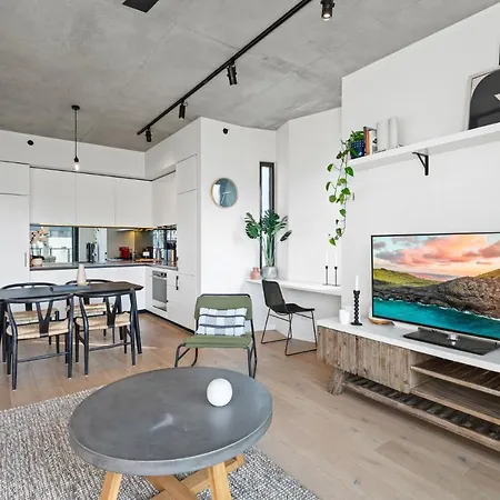 Sleek And Convenient - Close To Mcg & Swan St-2