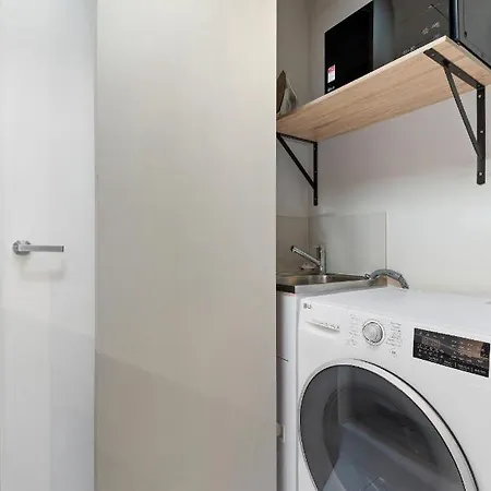 Modern 2-Bed Essendon Apartment With Views-3