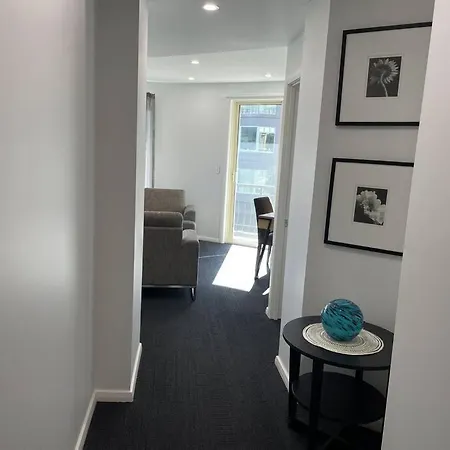 Spacious 2Bd On Chapel-2
