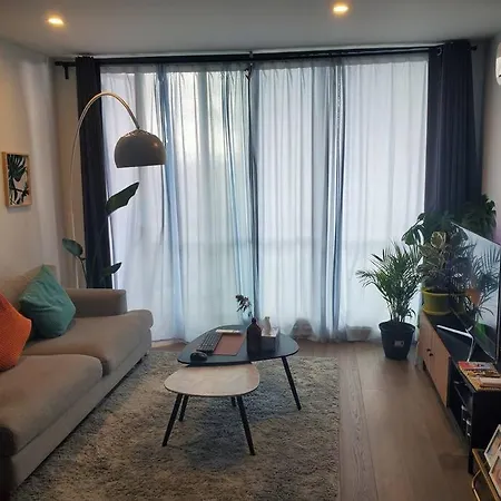 Modern& New 2 Bedroom And 2 Bath Building-3