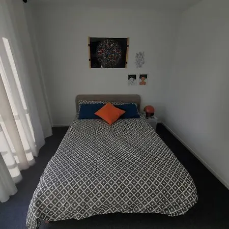 Modern& New 2 Bedroom And 2 Bath Building-2