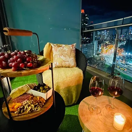 Cozy 1 Bed Apt & Spa,Free Parking ,Phenomena Views-2