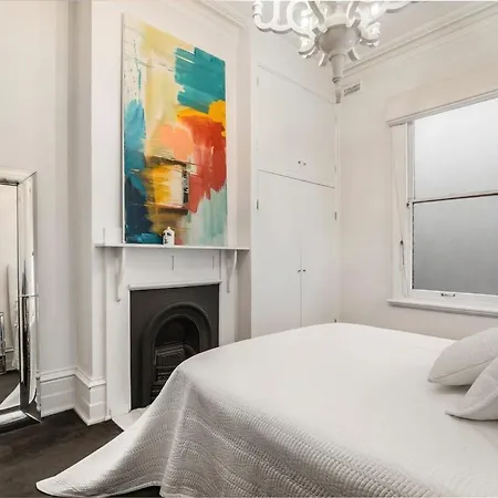 Lux 4 Bedroom Home South Yarra-3