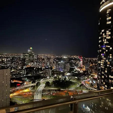 Lux 3 Bedroom Apartment In Southbank-3