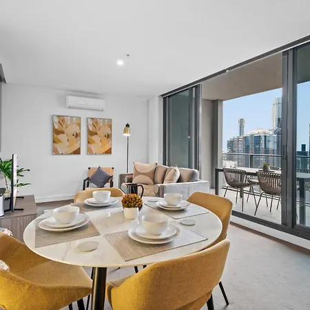 Chic 2-Bed Apartment In The Heart Of Melbourne-2