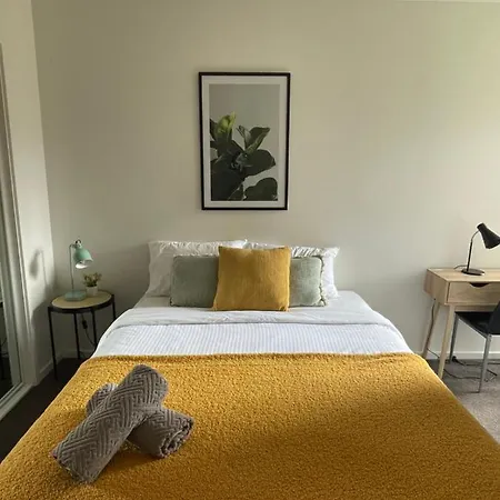 South Melbourne 2 Bedroom Apartment-3