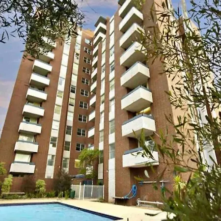 Beautiful 2 Bedrooms W Kitchen & Carpark-2