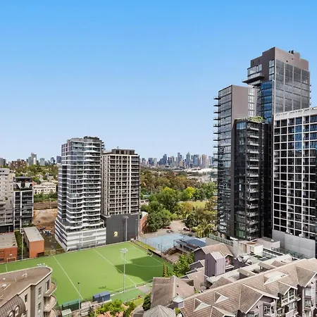 'Luna' Modern 2-Bed With Great Balcony Views-2