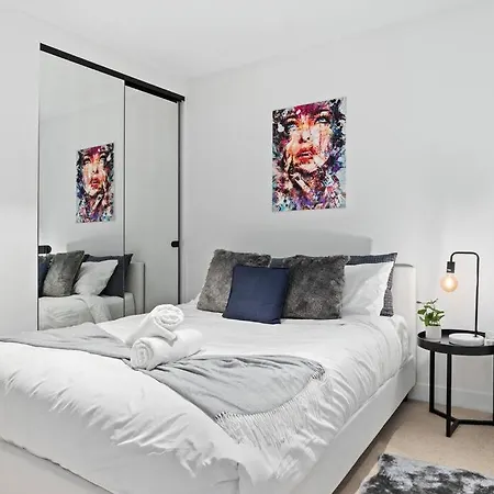 A Stylish 2Br Apt With Harbour Views Free Parking Appartamento-3