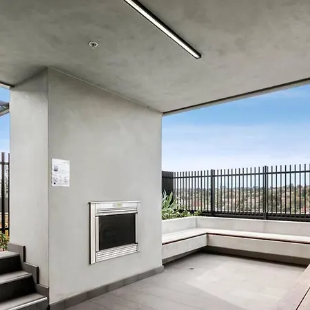 Staycentral - Hawthorn East - Study, 2 Car Spaces-2