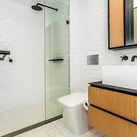 Cozy Loft Style 1 Bed Apt In North Mel-2
