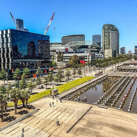 Docklands 1Br Waterfront Apartment-3