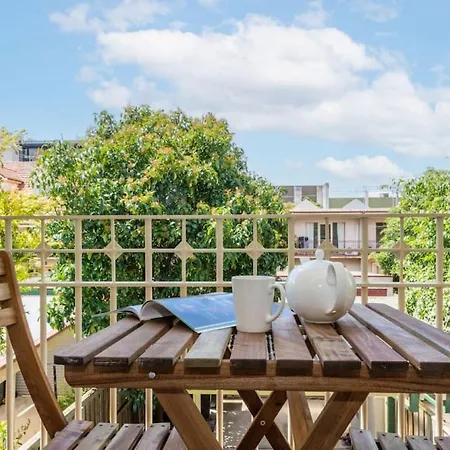 Brunswick 3Bdrm Townhouse, With Parking By Custom Bnb Hosting-3