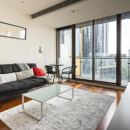 2 Bedroom Cbd Living With Pool, Gym & Tennis Court-3