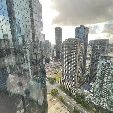 Stunning 2B Southbank Home With Balcony-2